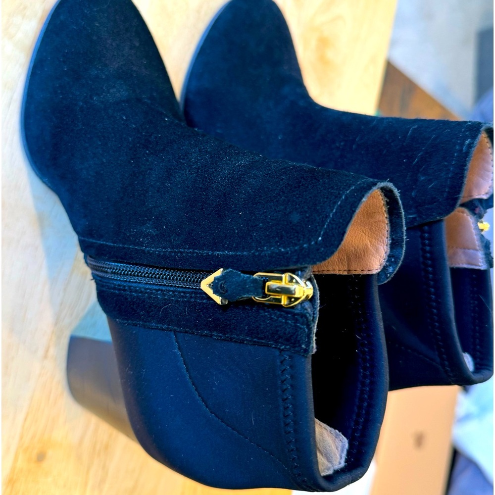 Vionic Black Heeled Booties - lightly used, in excellent condition.